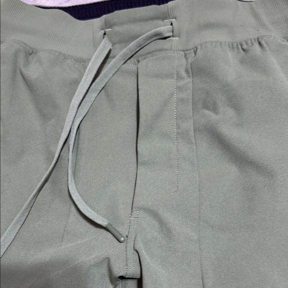 Men's lululemon Green Jogger Pants - Picture 7 of 7